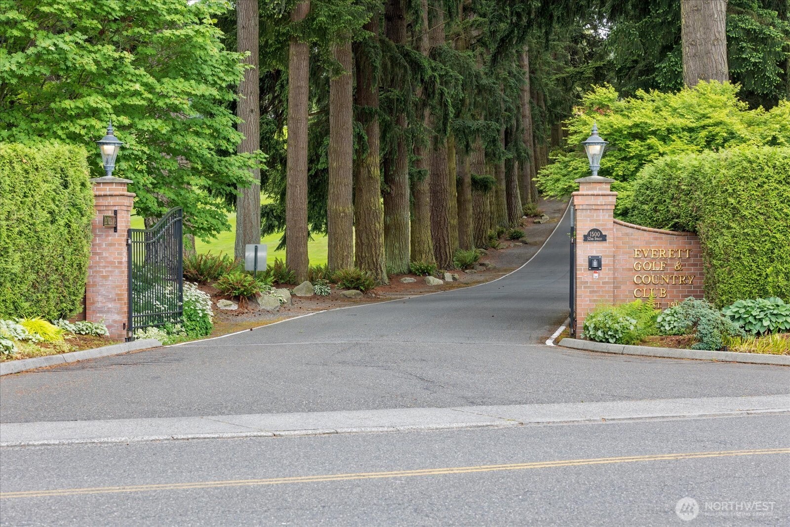 Entrance to Everett Golf & Country Club just moments from the home.