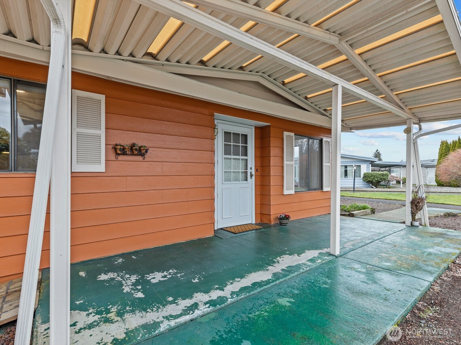 Sited on an interior lot, this space gets limited traffic for optimal privacy.