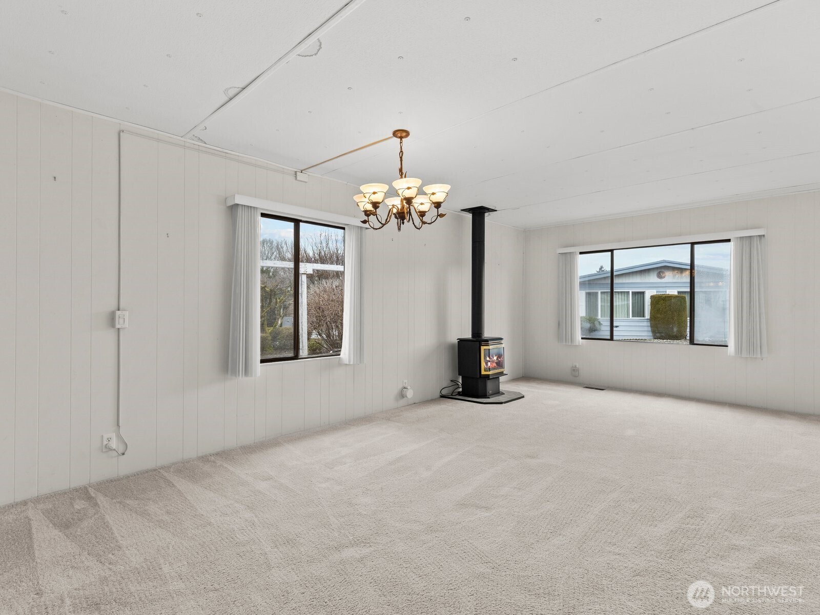 The gas stove is ideal for heating the home and creating a warm ambience on the chillier days and months.