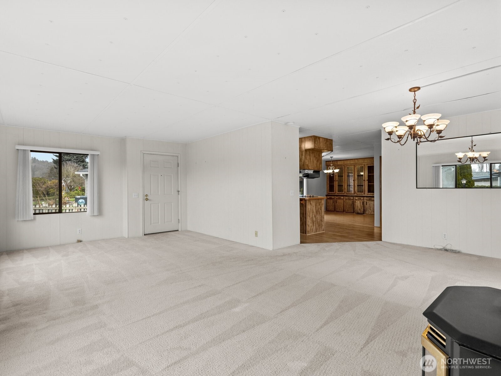 The open floorplan is great for entertaining.