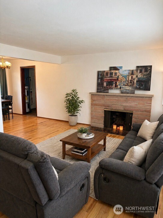 Front room /fireplace