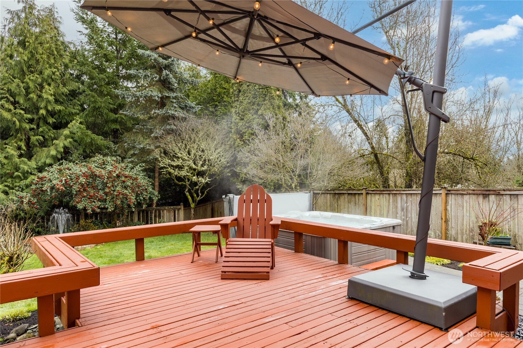Entertainment-sized deck with built-in benches