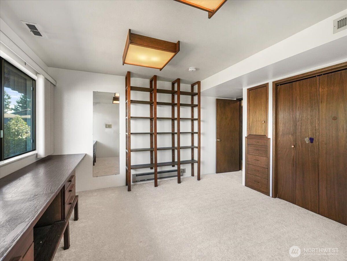 Downstairs full bath