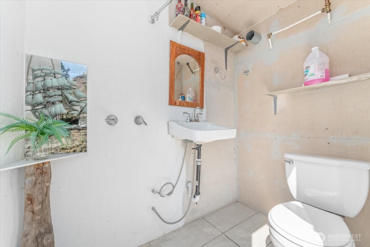 Shower/bathroom setup