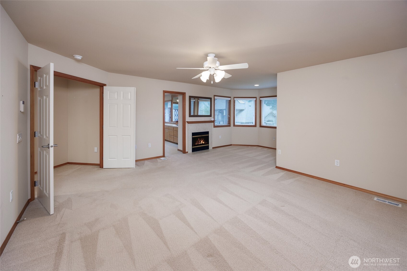 Main floor bedroom/office