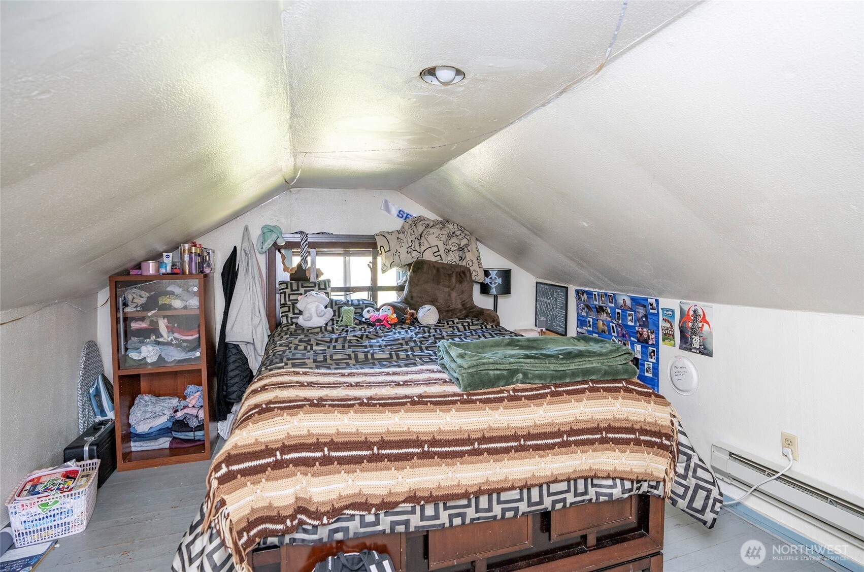 The other side of the upper level provides additional flexible space for your needs.
