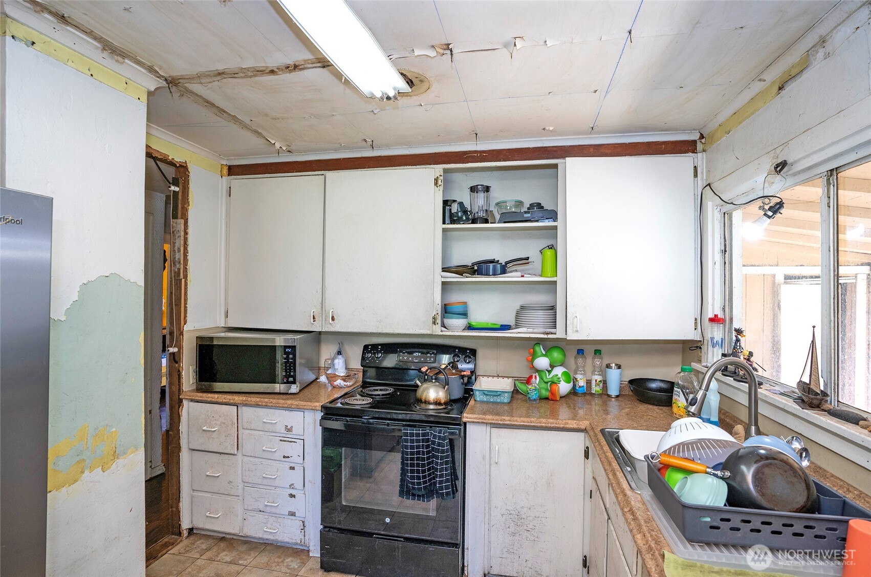 Kitchen is ready for your personal touch and vision.