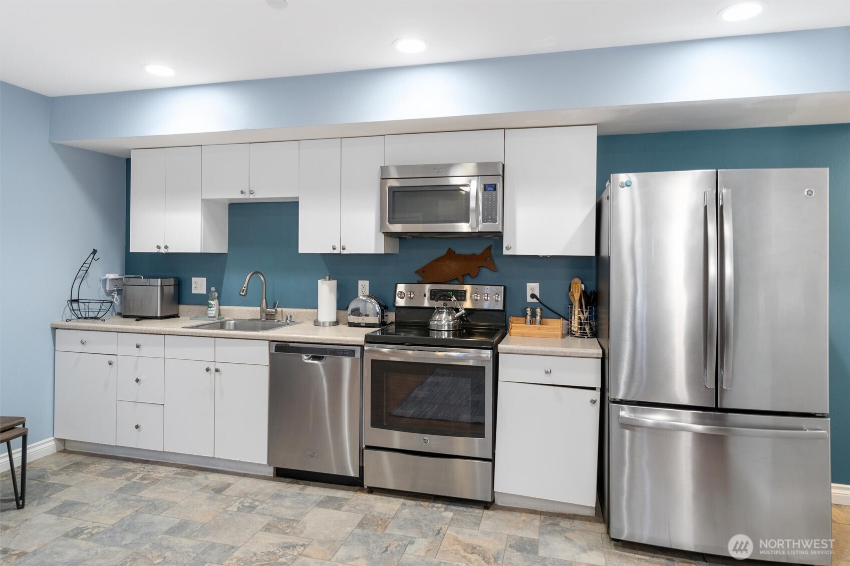 2 bedroom/2 bath unit with separate entry.