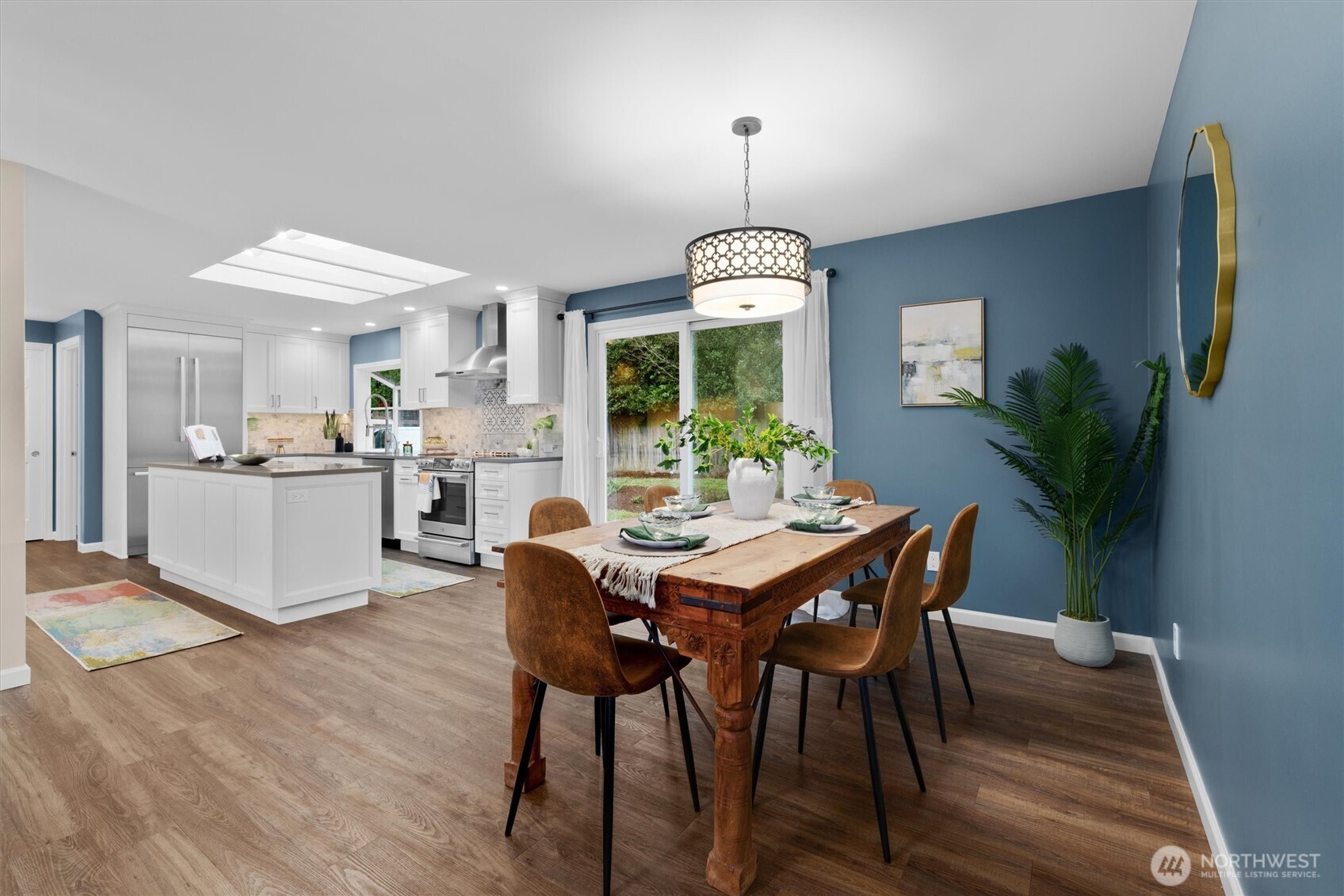 Dining room off kitchn.