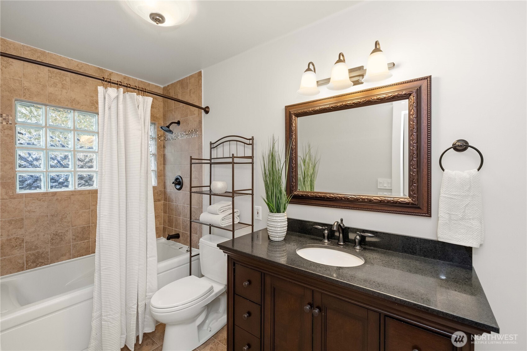 Full En-Suite + Walk-In Closet