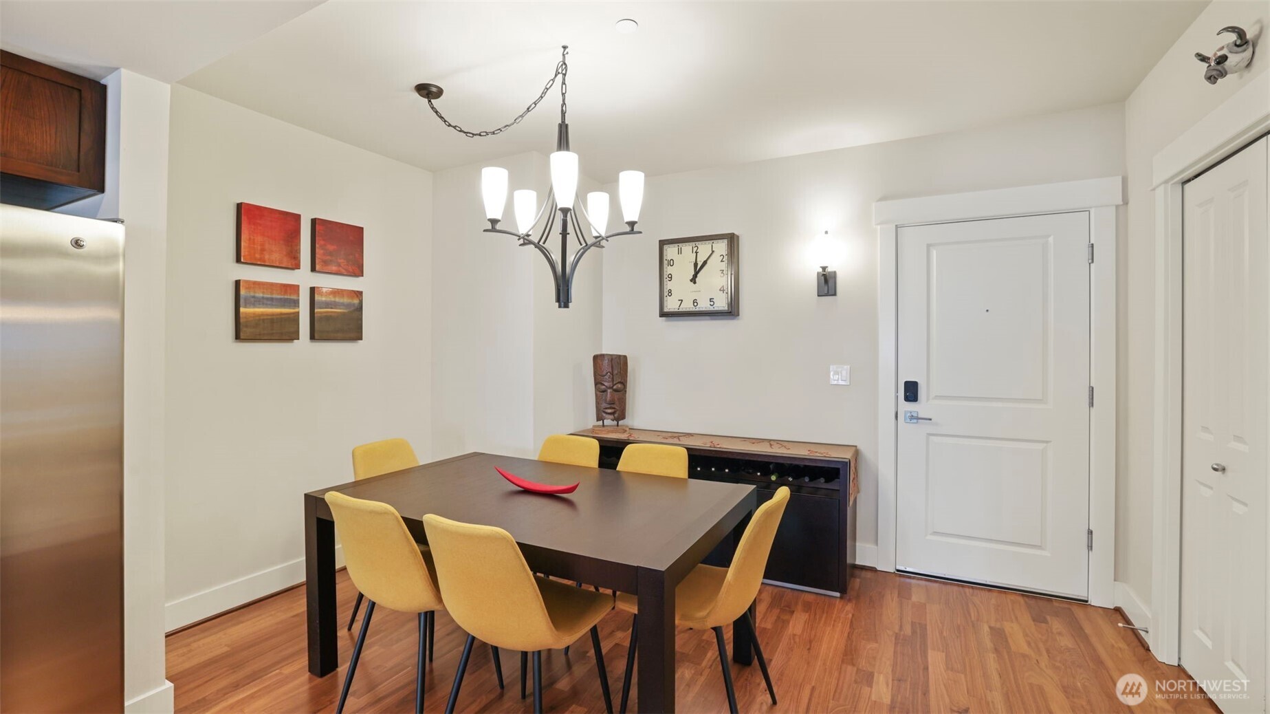 Workspace or informal dining area off of the entry