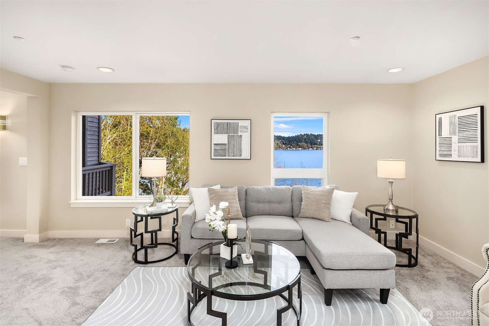 The views continue in the lower level.