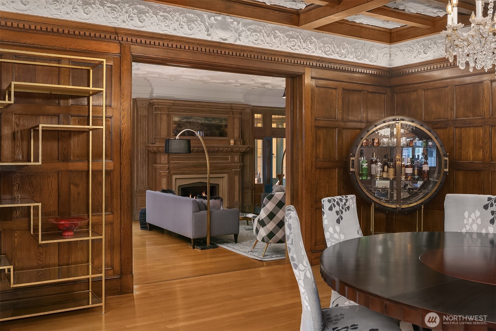 Another photo of the dining room looking towards the living room. Note the plaster details.