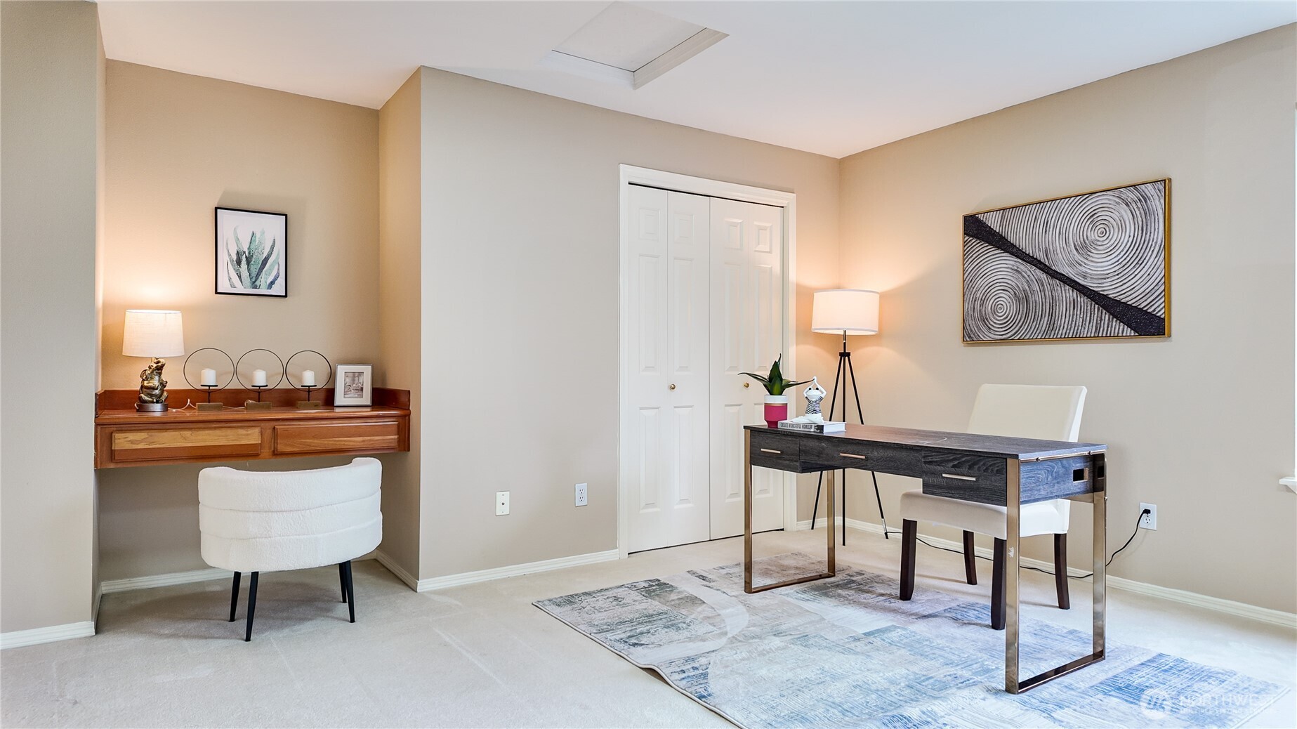 2nd bedroom/office upstairs