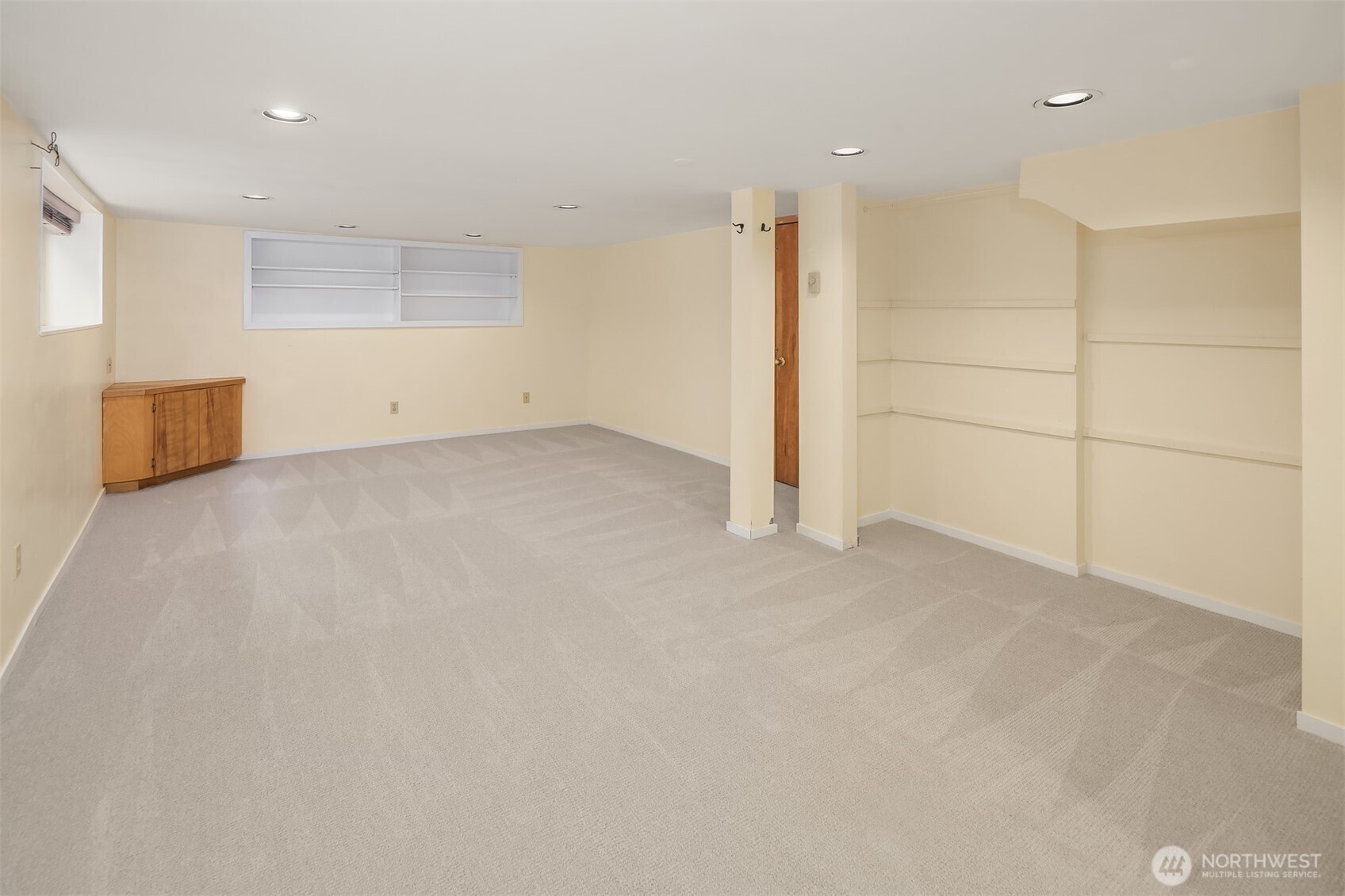 Large bonus room/TV/Family room