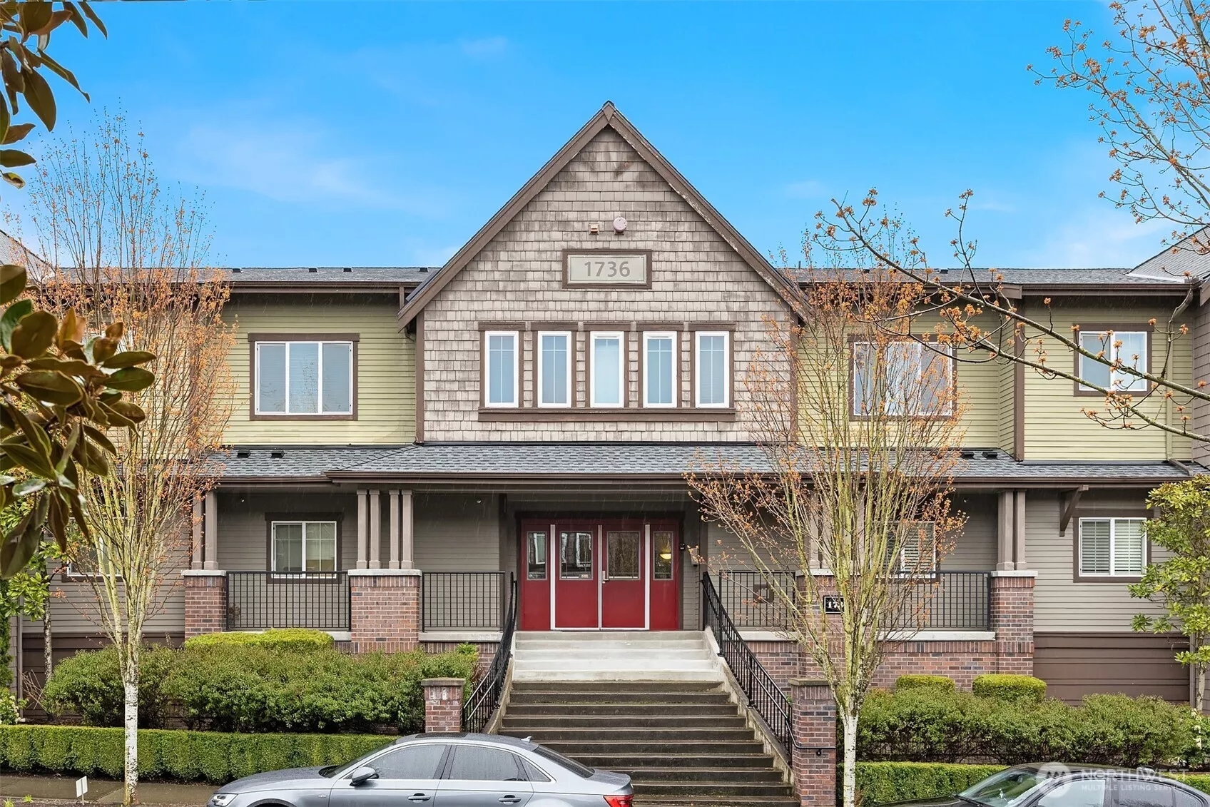 Ashford at Vista Park is conveniently located in the heart of the Issaquah Highlands. Close to transit, commuting routes and amenities!