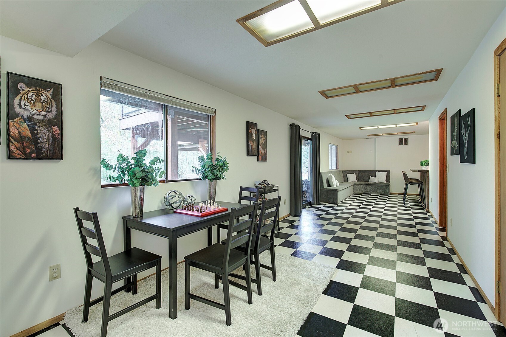 Downstairs is an entertaining paradise!