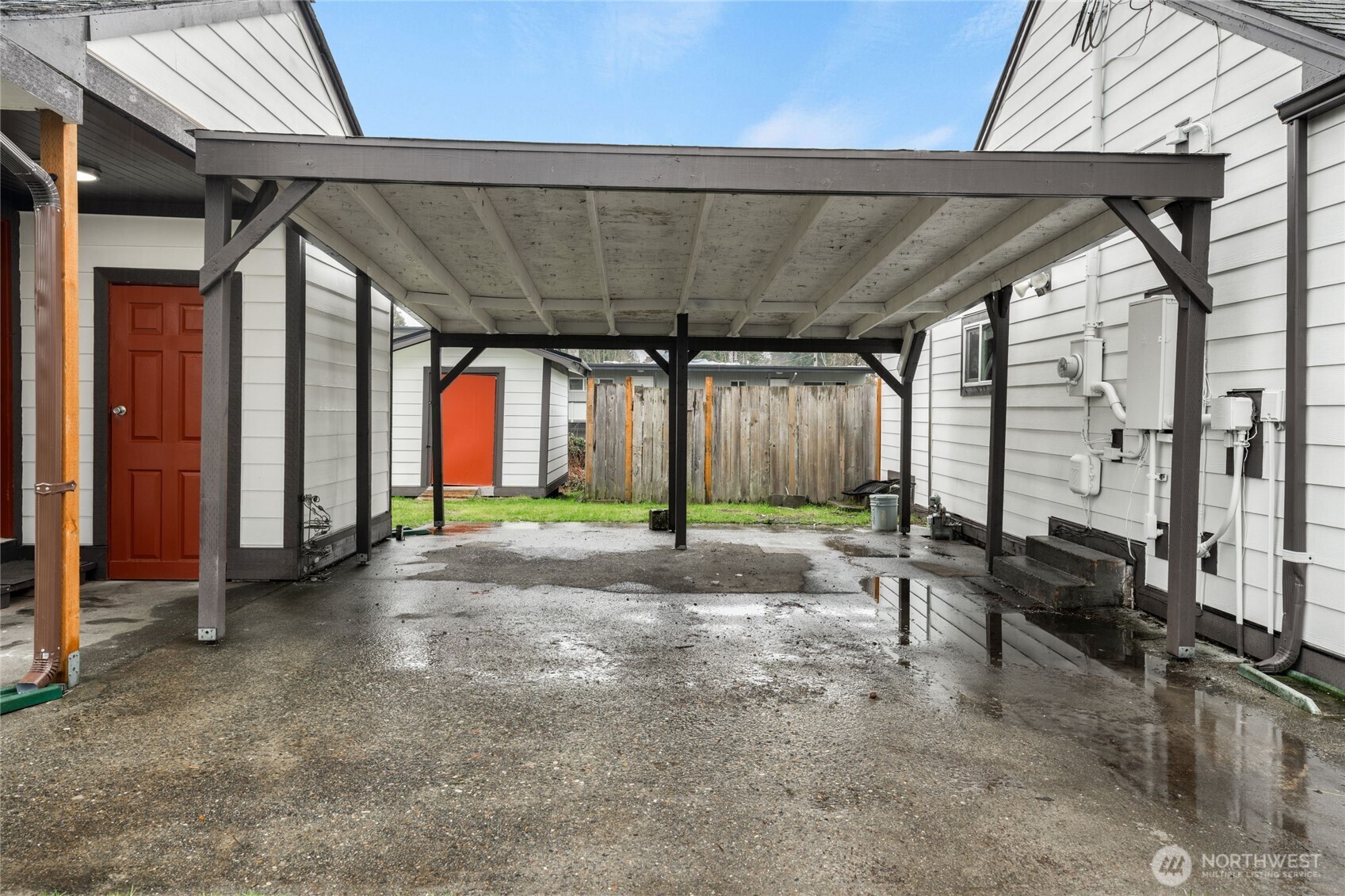 Charming oppourtunity with expansive frontage, ample parking, and strong presence in a desirable Lakewood location.
