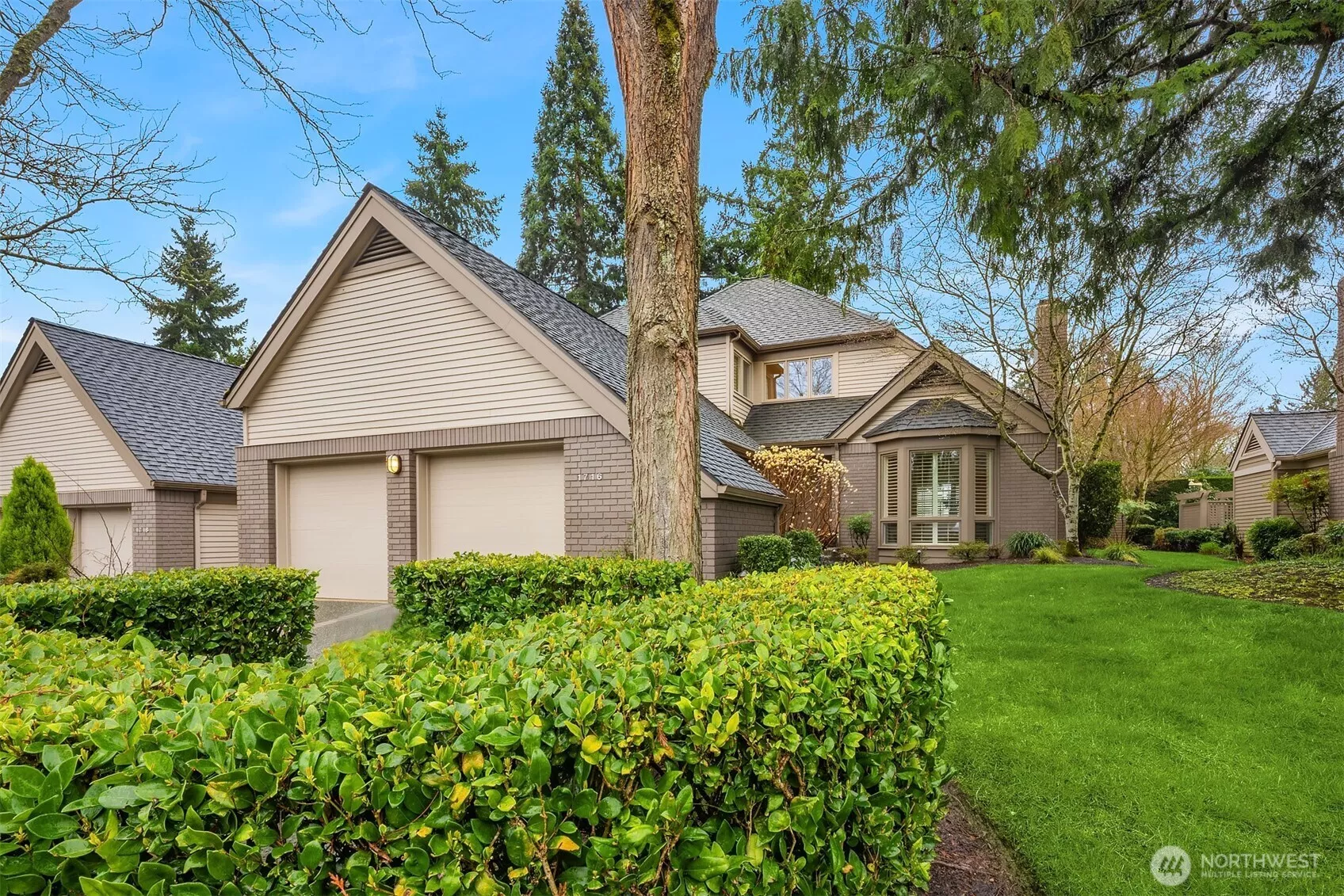 Welcome to Devonshire, a serene gated community just minutes from downtown Bellevue.