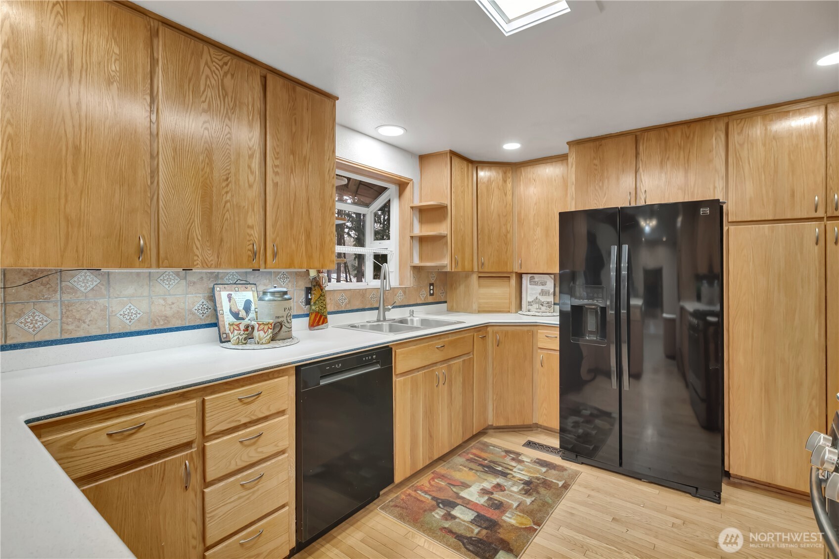 Newer dishwasher and gas stove...