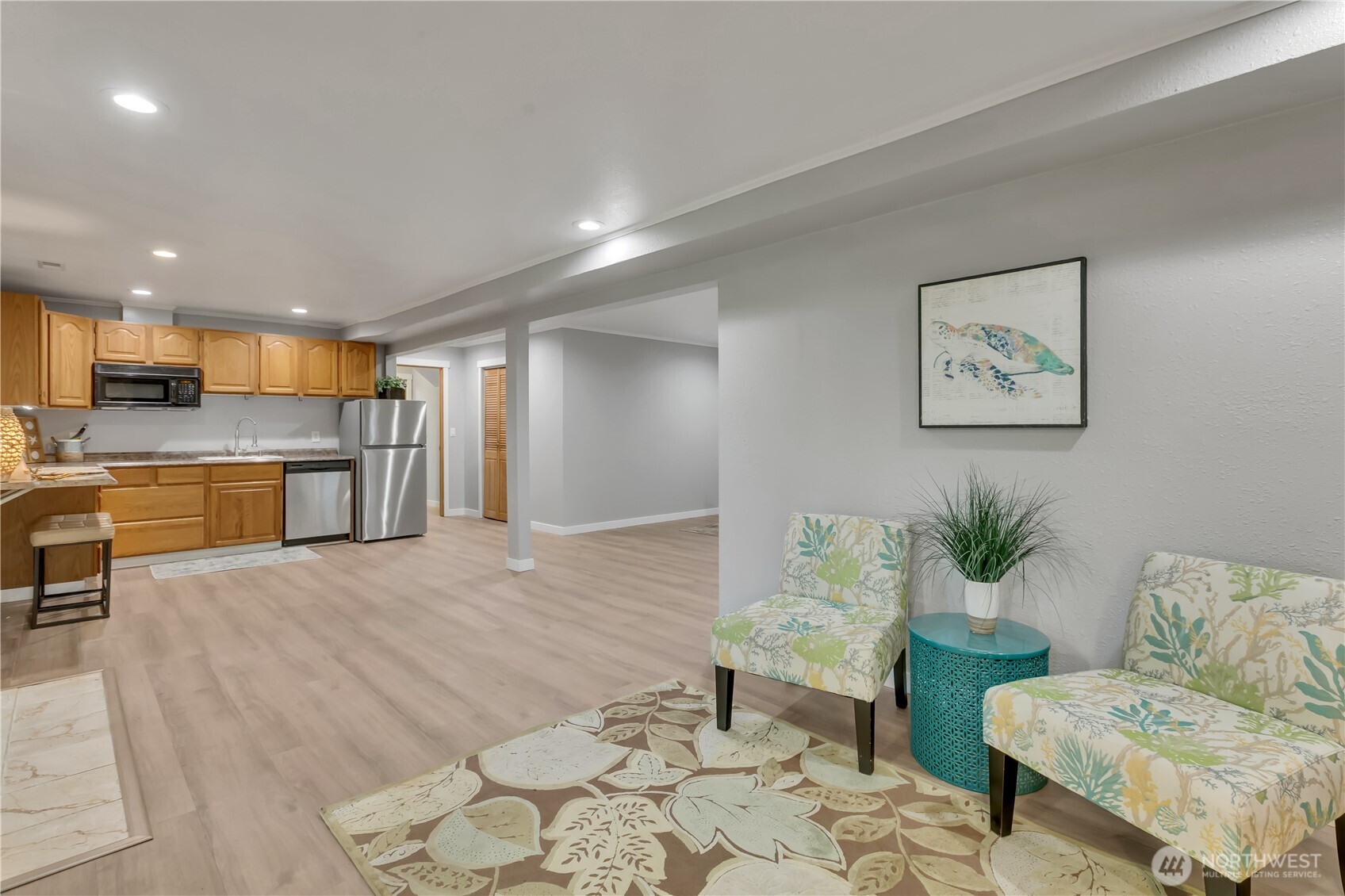 Check out the additional 3/4 bath with the custom shower pan...