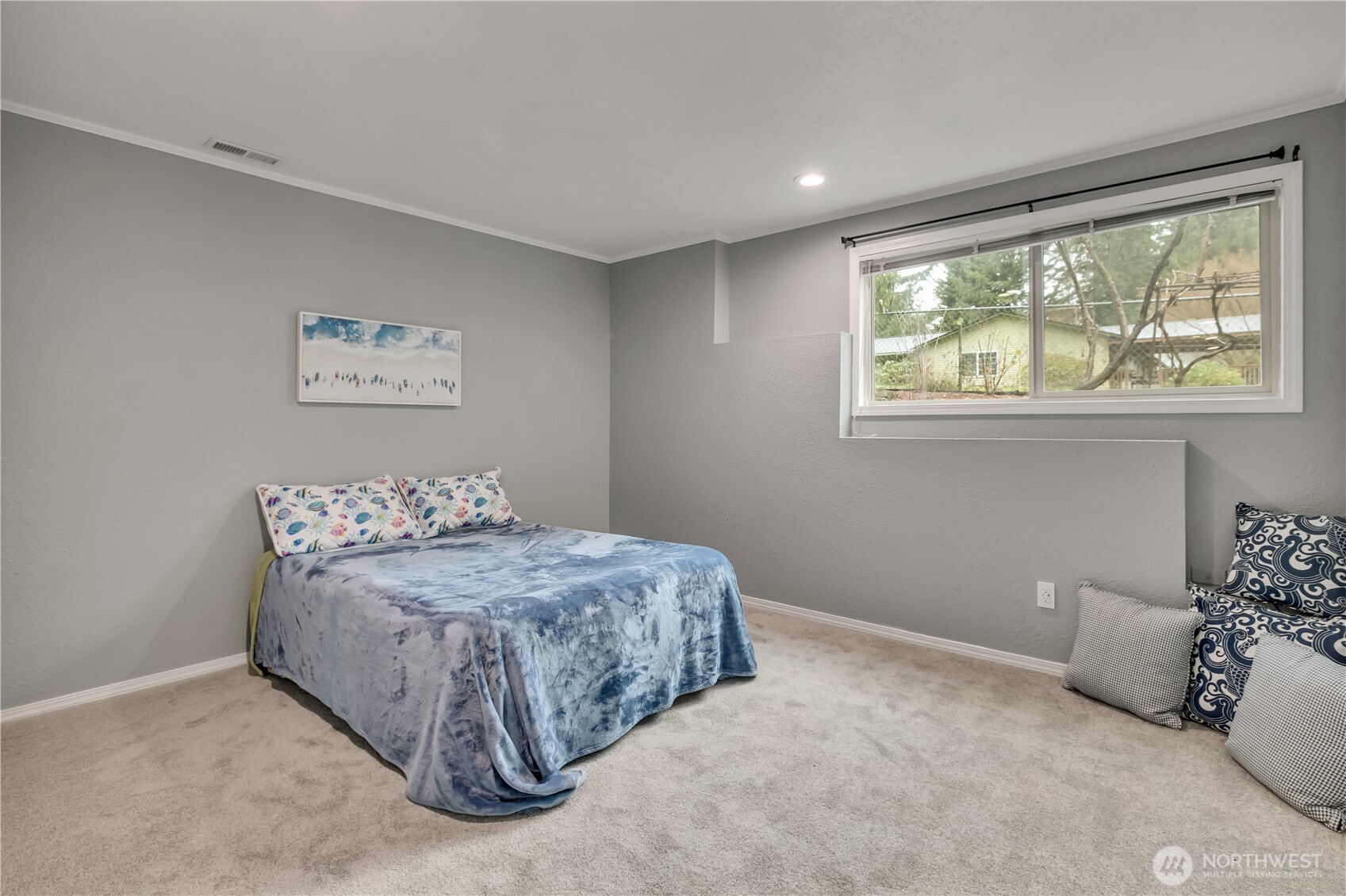 This spot is a great "CATIO" space or a work day KENNEL for FIDO...or a CIGAR room...while watching sports of course!! You can see the TV from here...