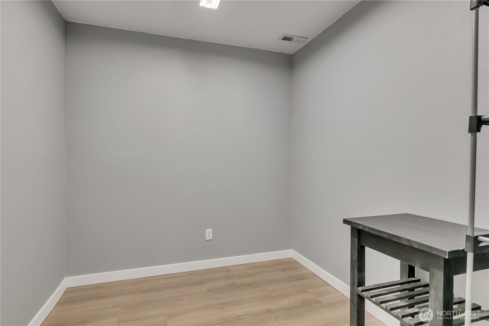 There is appx 1,000 sq ft of decking...