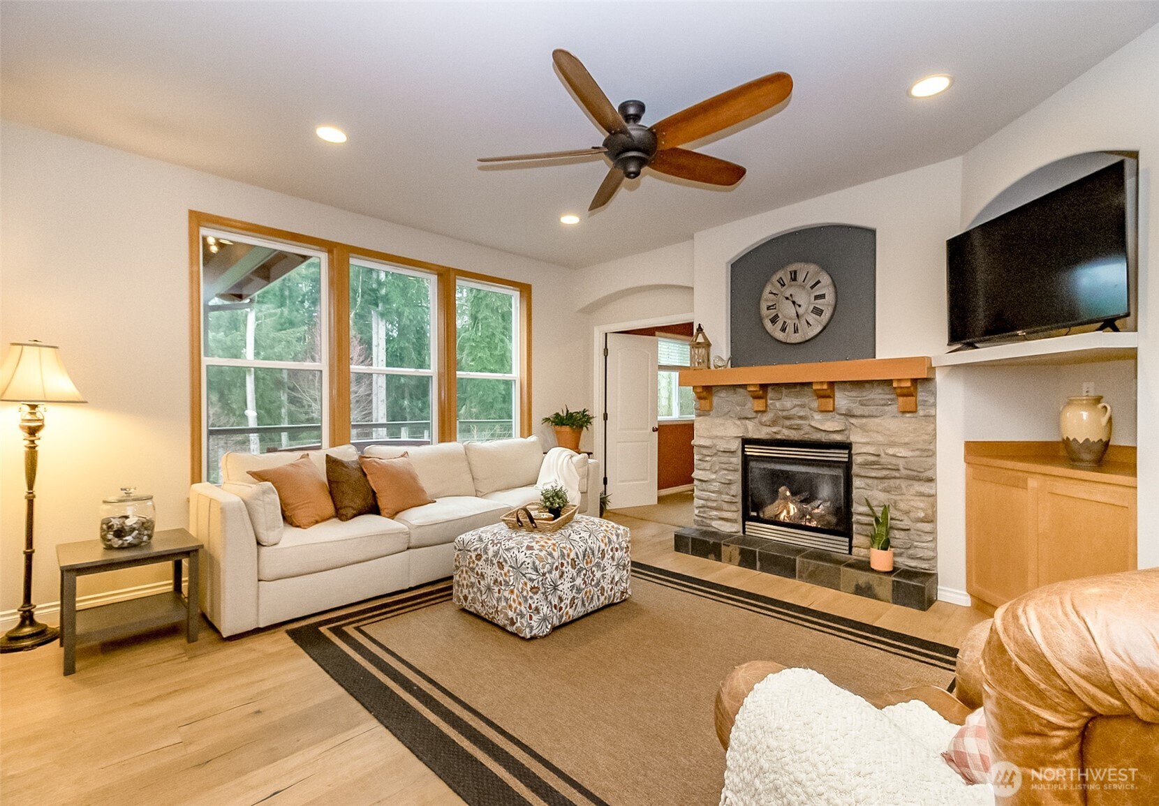 rec room next to kitchen and dinette