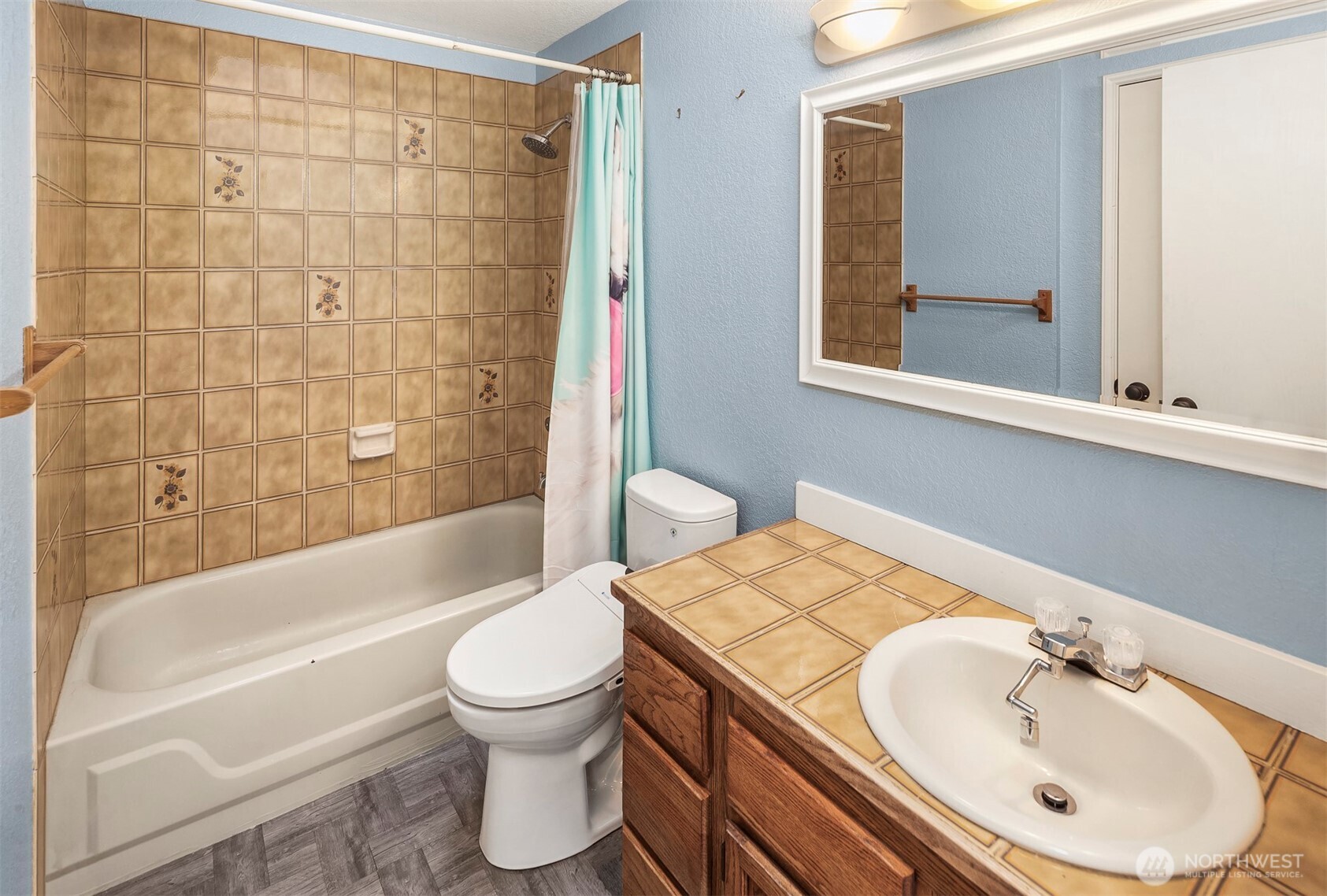 Main Floor House Bath