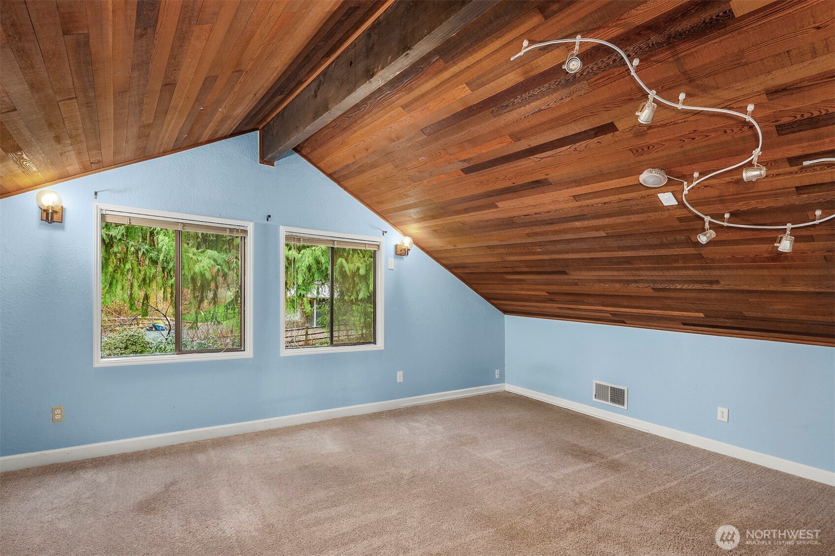 Loft (great office!) area