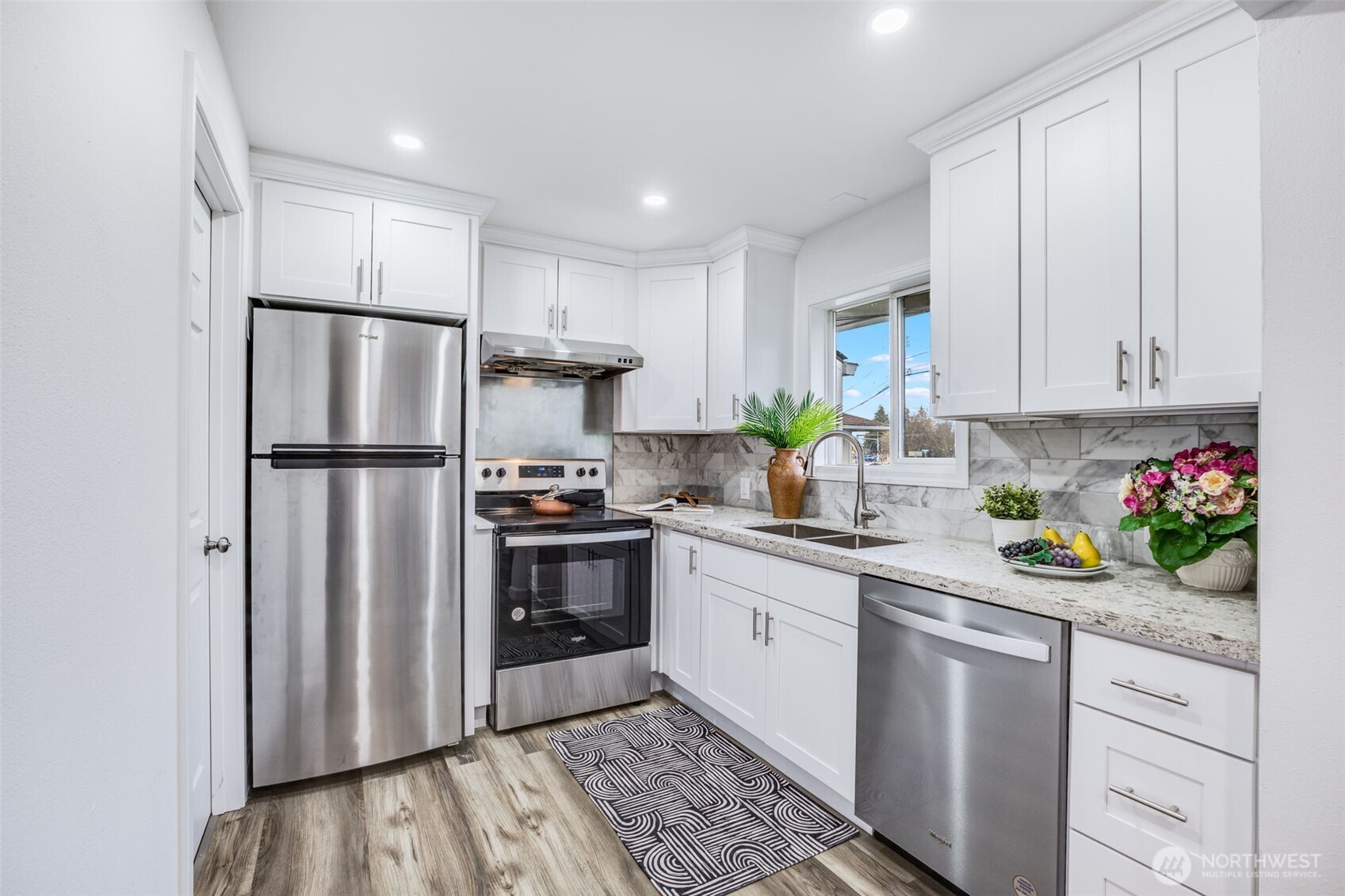 Fully updated, all-new kitchen!