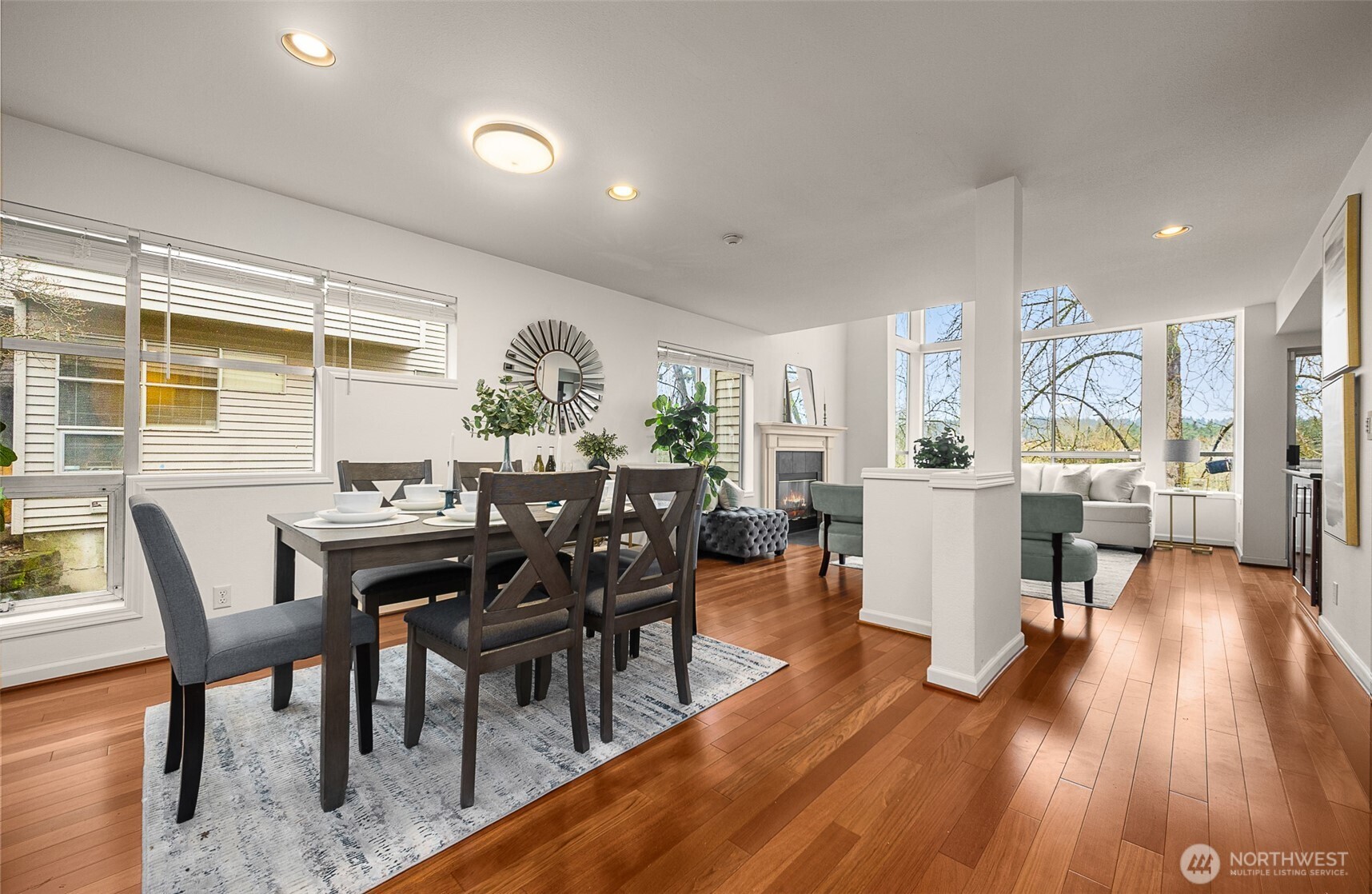 Spacious foyer with high ceilings