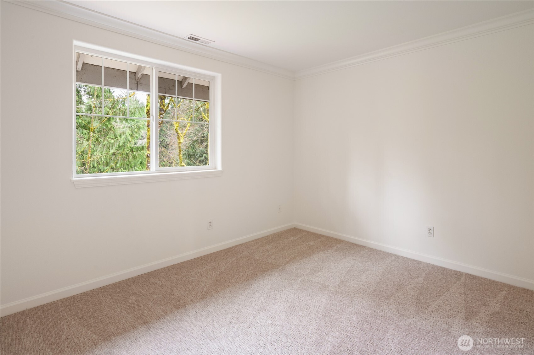 approx 500 square foot bonus room!