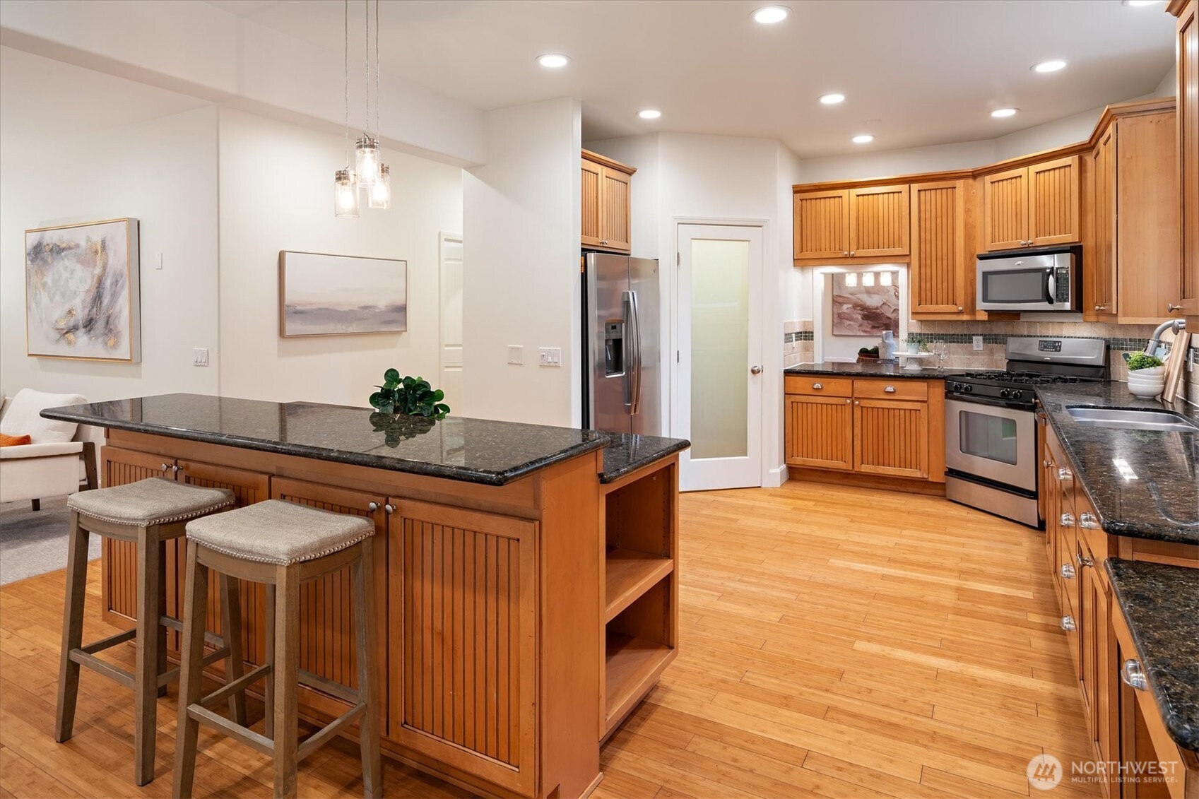 Formal dining or living room - you choose