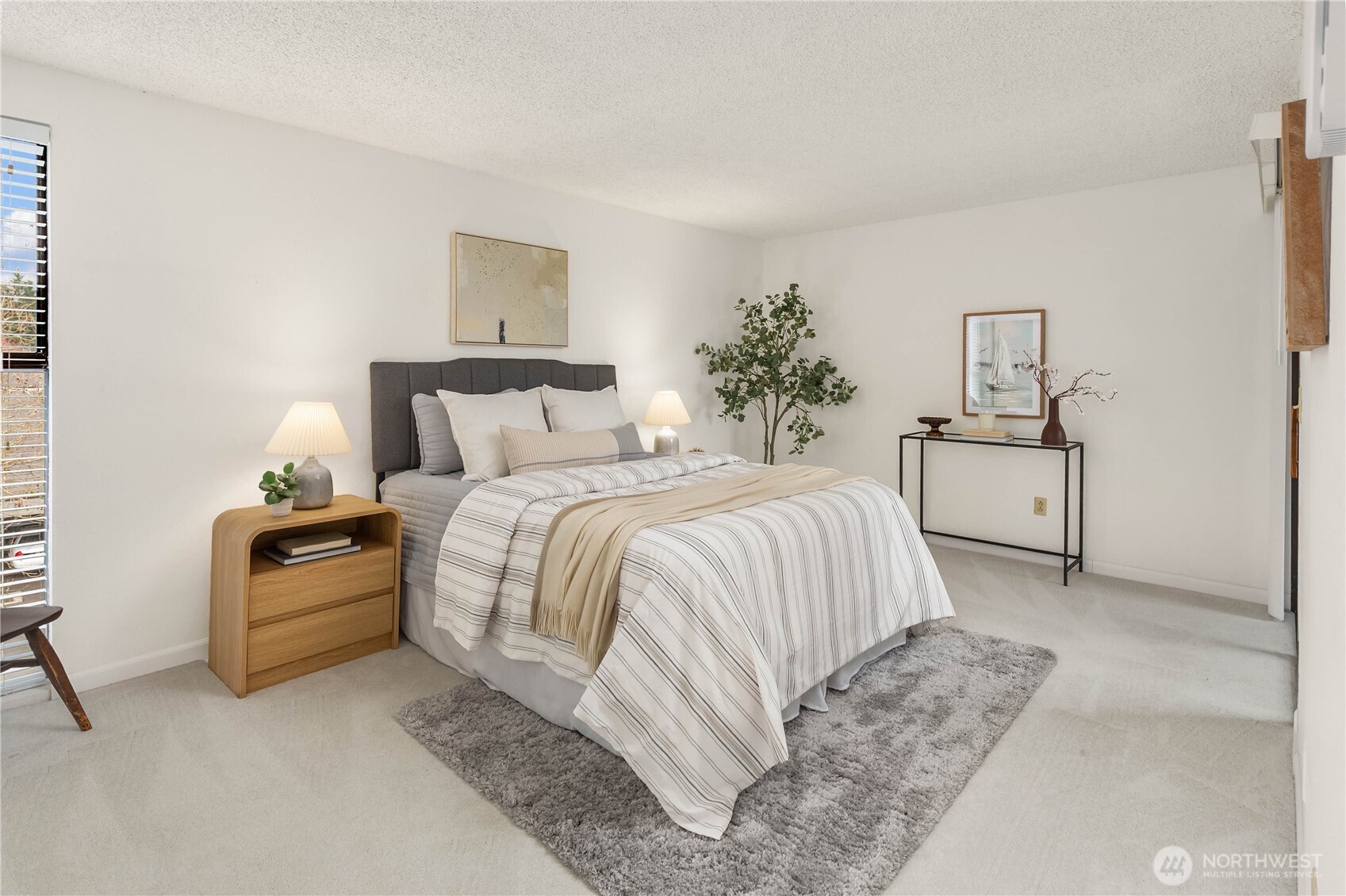 Third bedroom with balcony.
