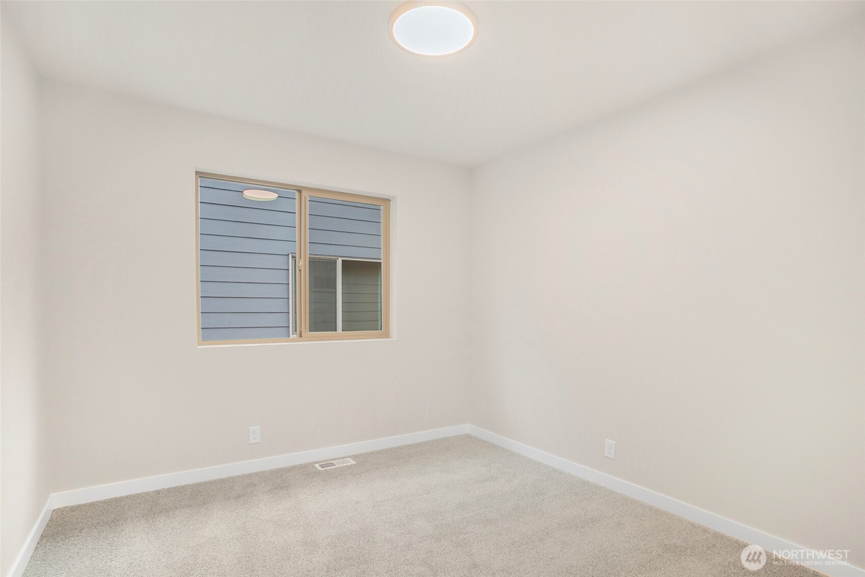 Pics are of another Alder plan, colors and finishes may vary. See Site Agent for details.