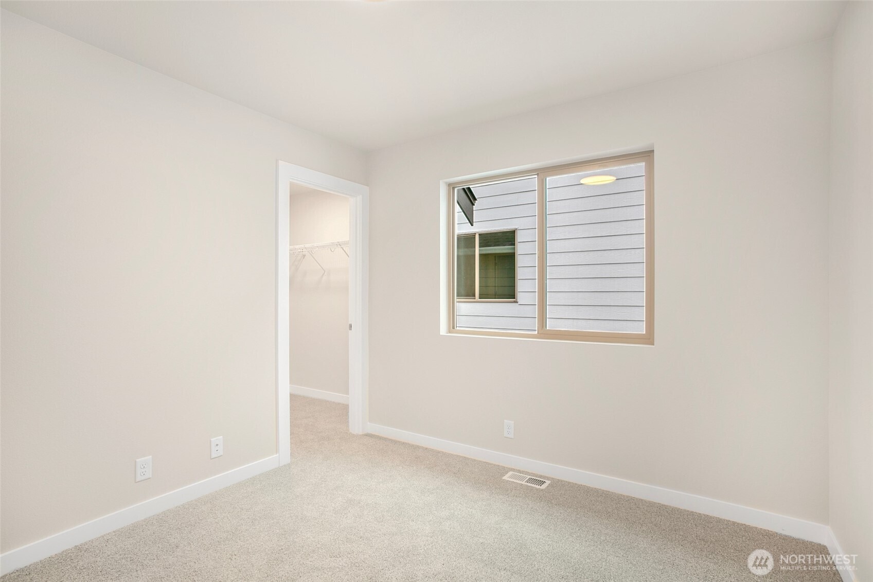 Pics are of another Alder plan, colors and finishes may vary. See Site Agent for details.