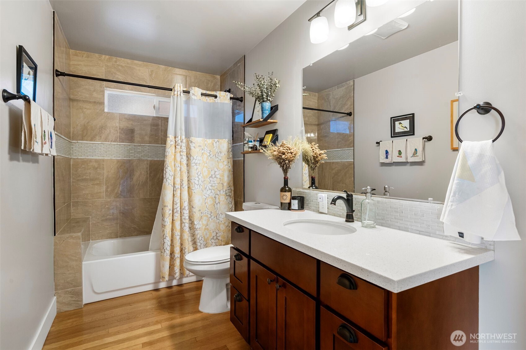 Full bathroom on the main.