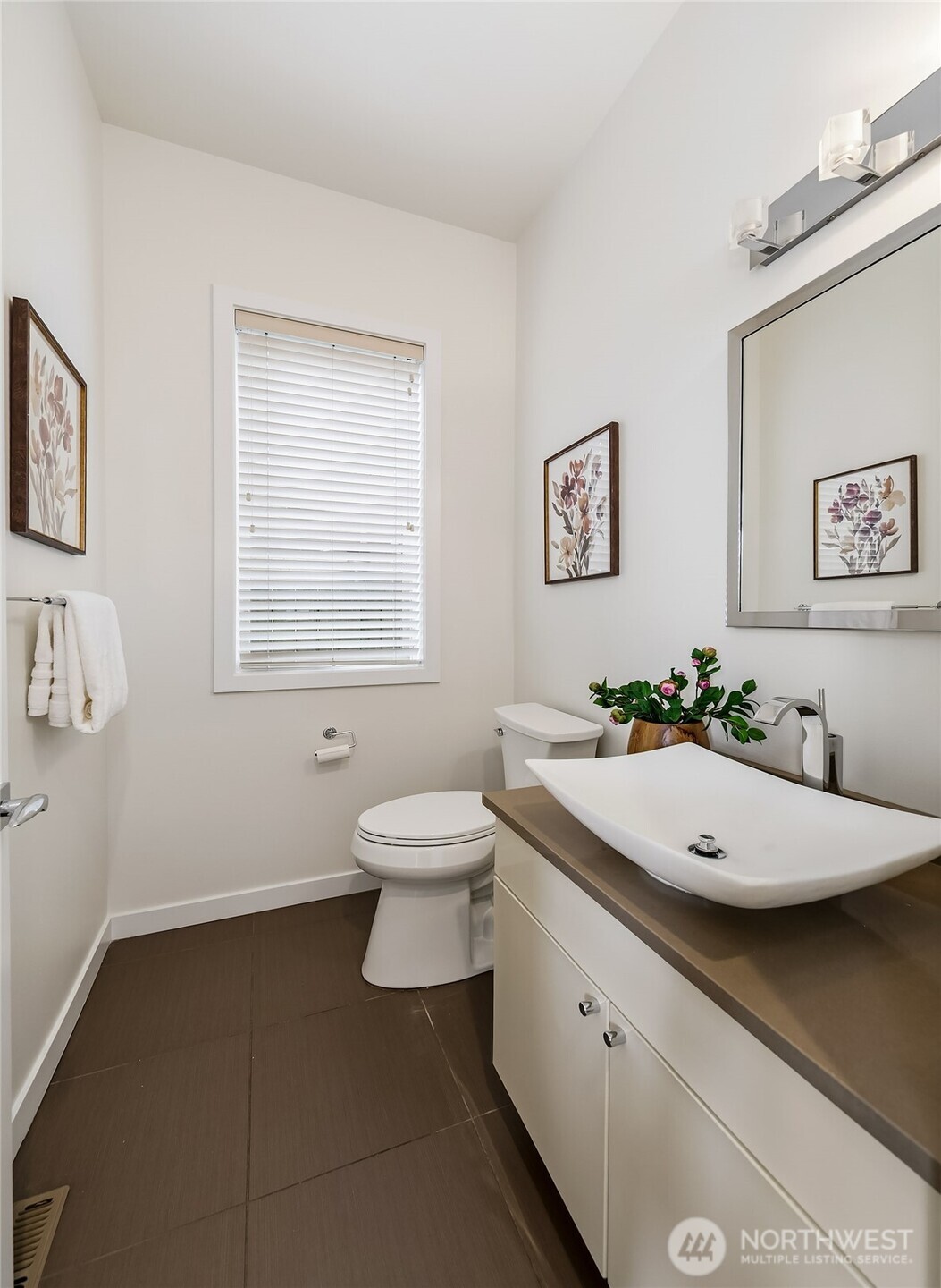 1/2 bath on main