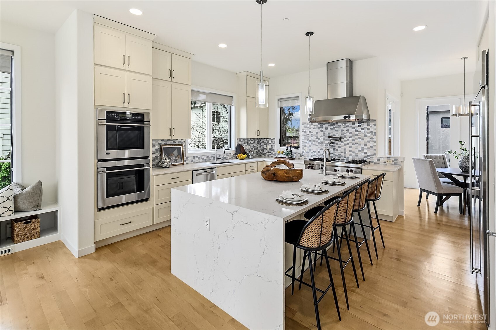 Kitchen Island with bar