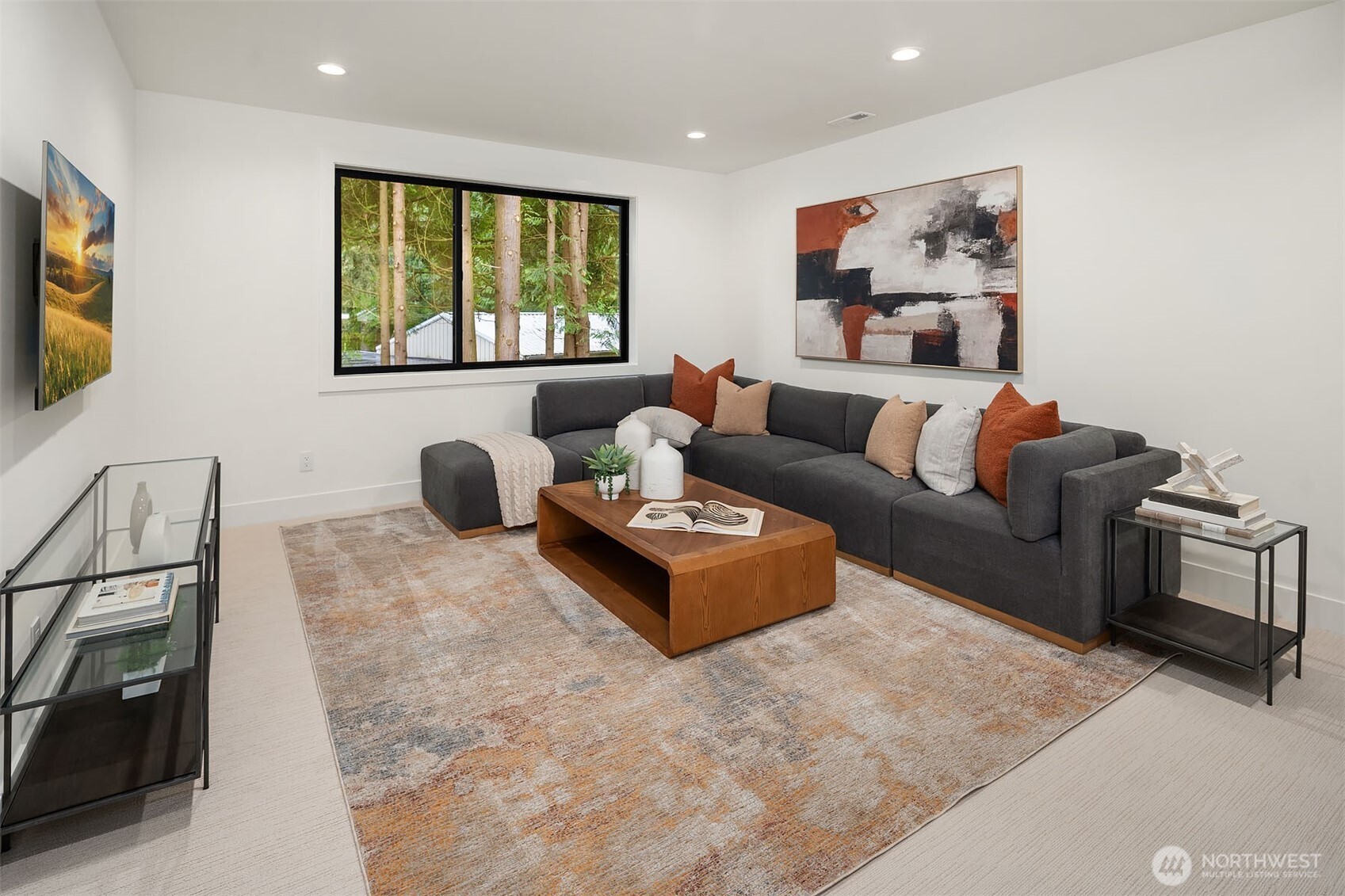 Flexible upper level bonus space