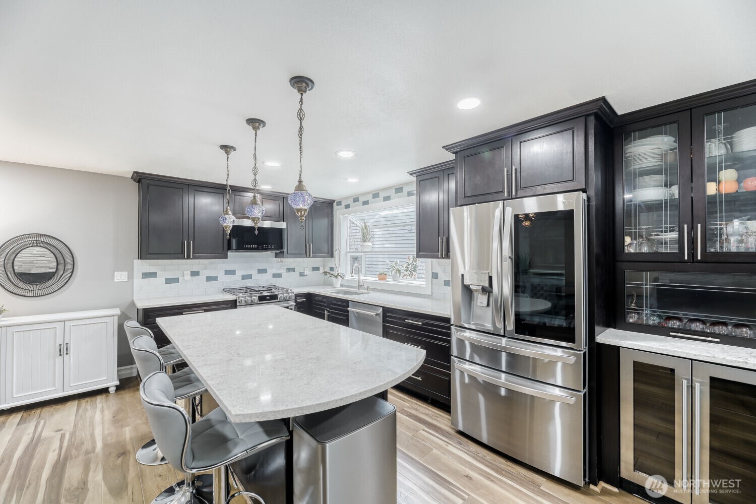 Island counter great for food prep and buffet.