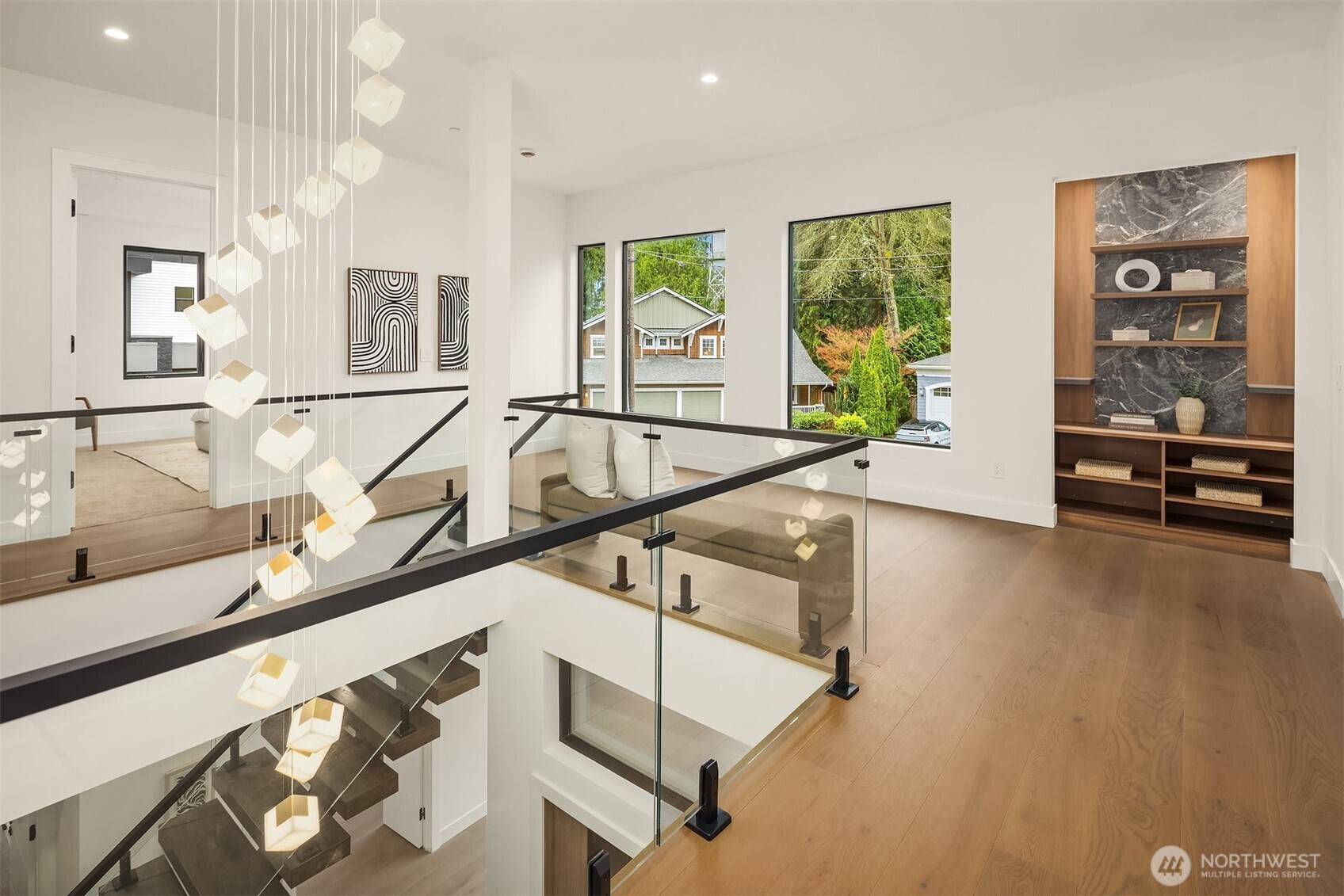 Landing includes a display niche, perfect