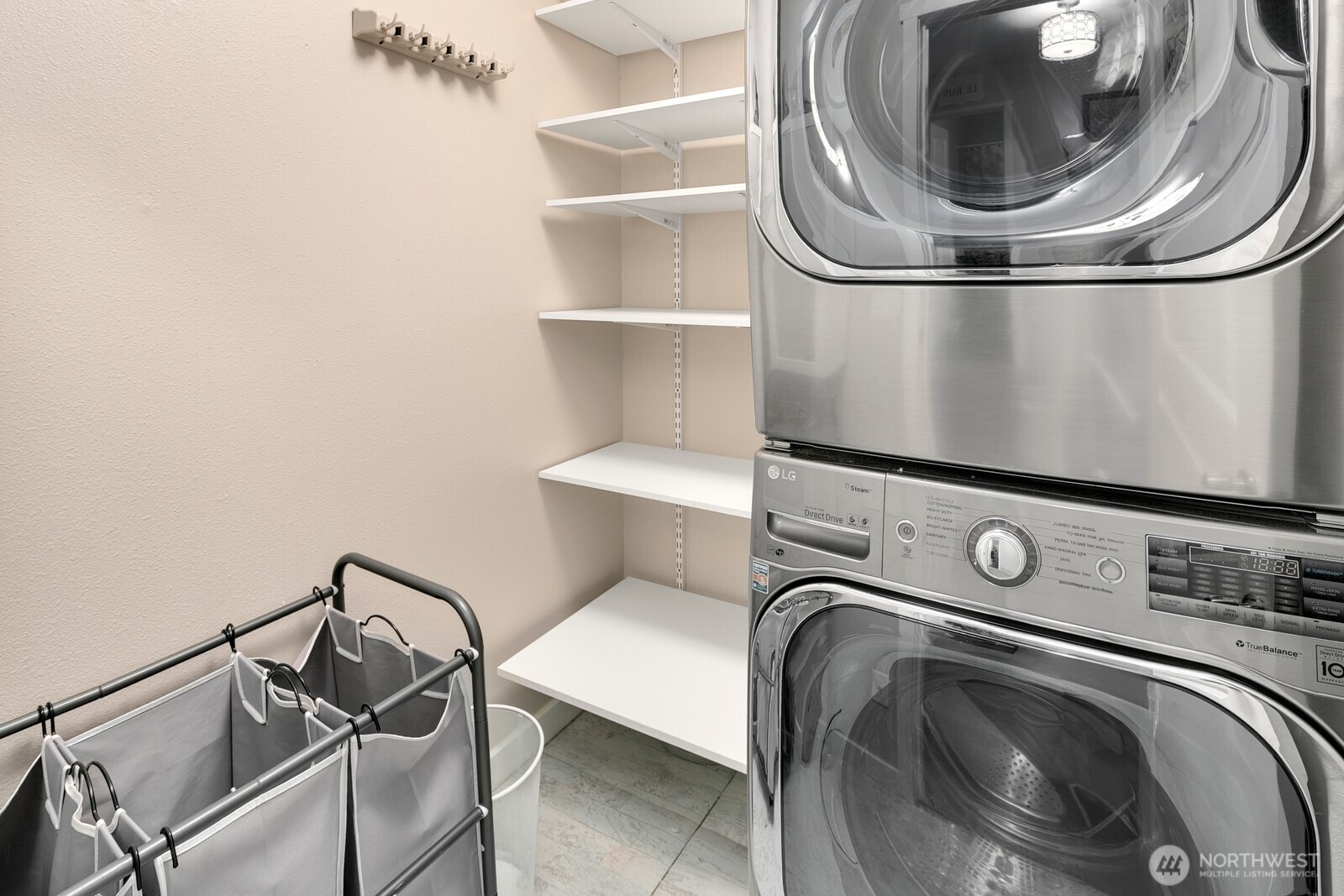 Upper laundry room