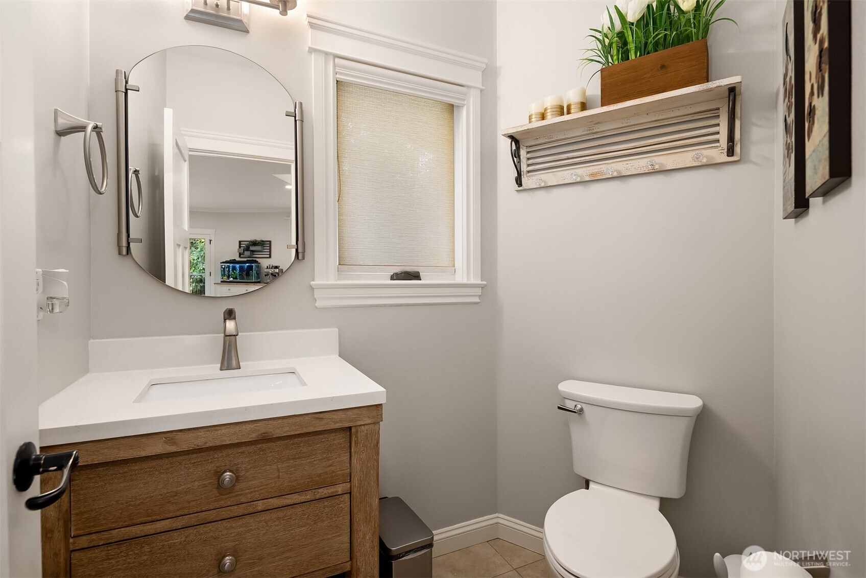 Office for meeting and connecting with clients!