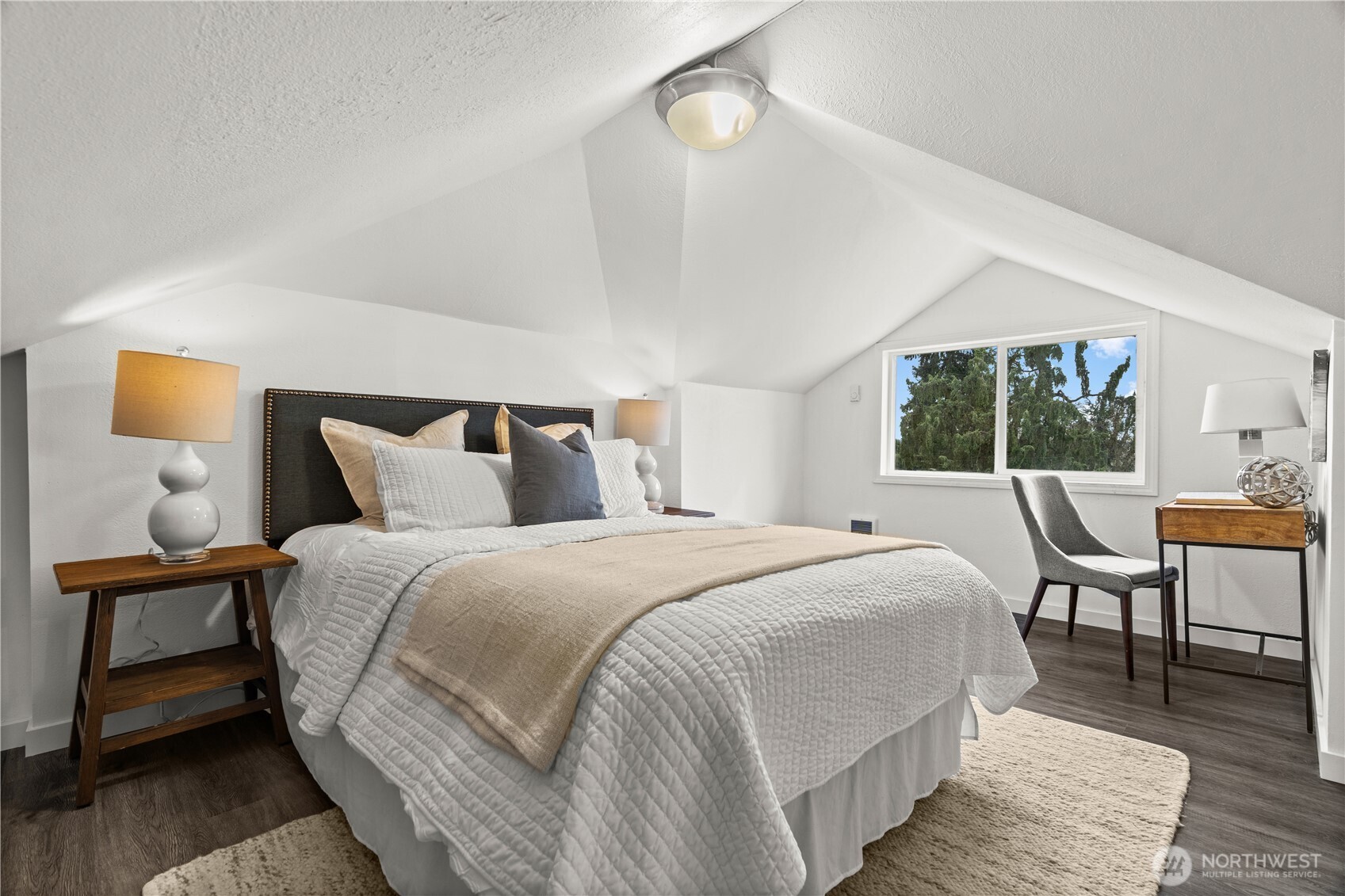 Bonus room/Bedroom on the upper level