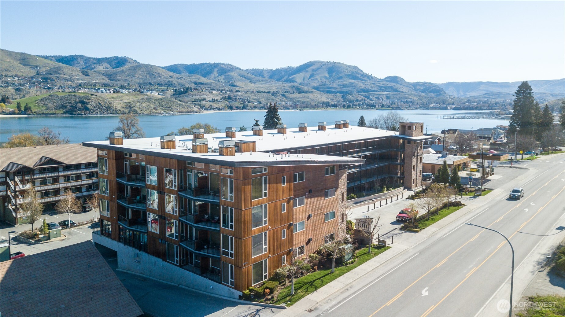 Drone footage of Chelan Resort Suites