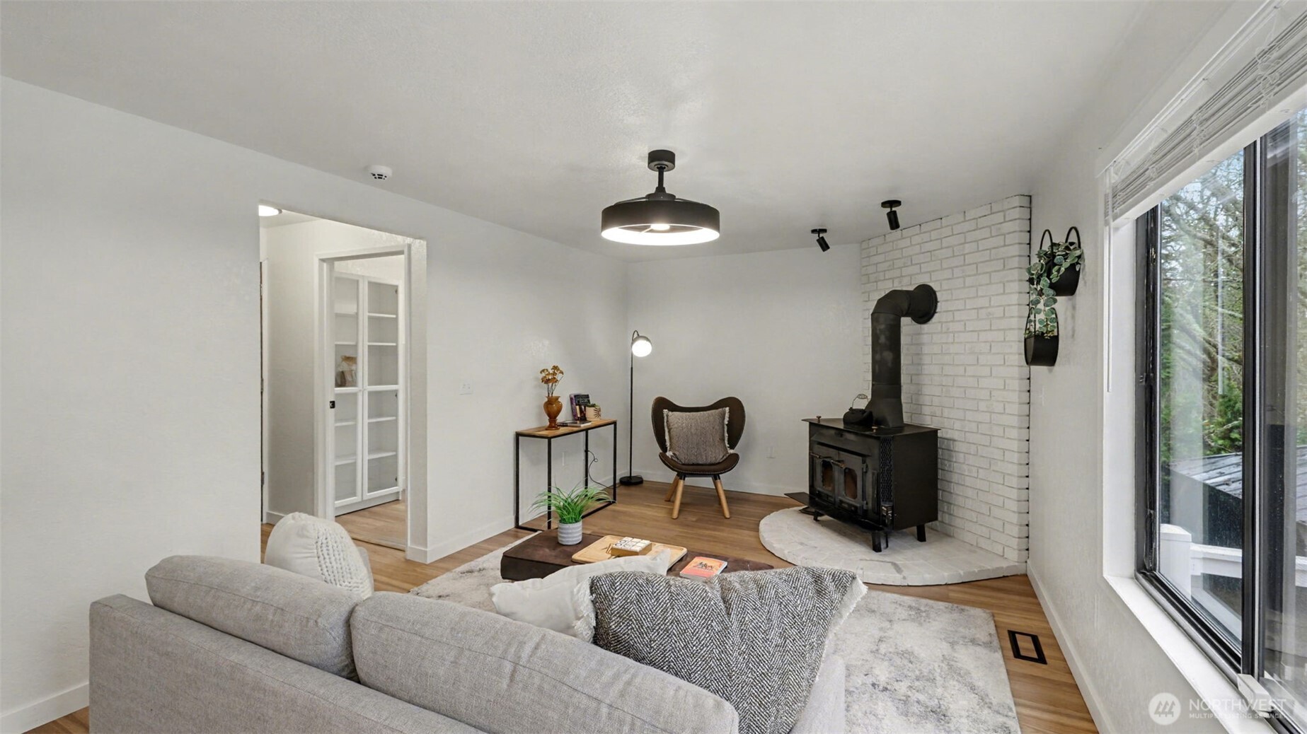 The perfect flex space—whether used for relaxing, entertaining, or creating your own private retreat.