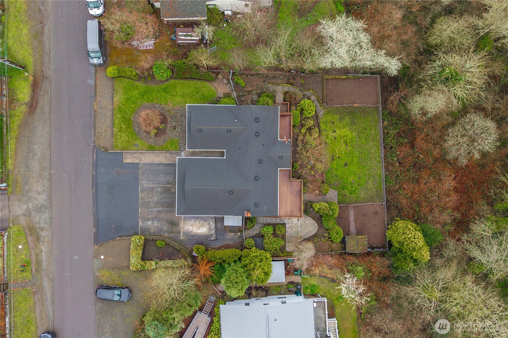 Privacy, a deadend street, yet just a block from the bus stop and minutes to Kent Station.  This home checks all the boxes!