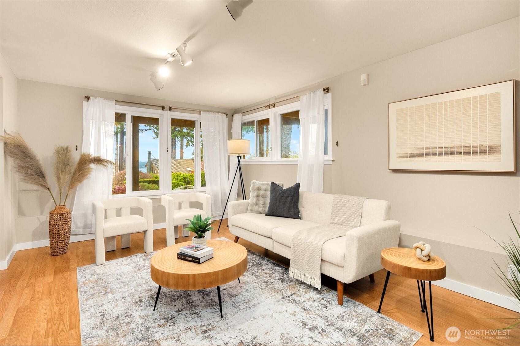 Lower level Rec-room with wet-bar makes entertaining easy!